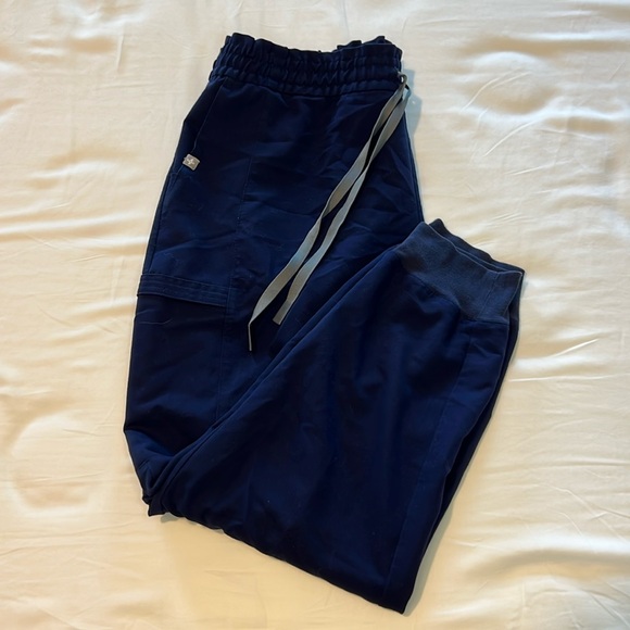 FIGS Women’s Zamora Jogger Scrub Pants Size XL/P Navy - Picture 1 of 7